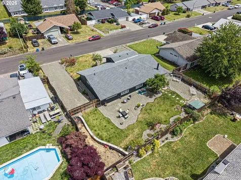 229 N Grove Lane Sutherlin OR 97479