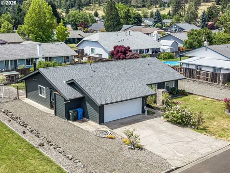 229 N Grove Lane Sutherlin OR 97479