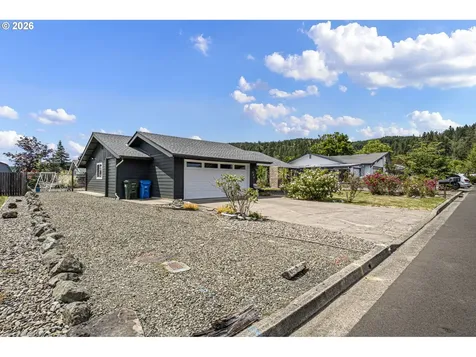 229 N Grove Lane Sutherlin OR 97479