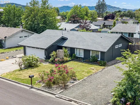 229 N Grove Lane Sutherlin OR 97479