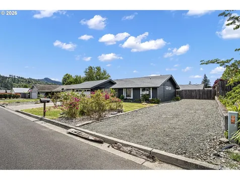 229 N Grove Lane Sutherlin OR 97479