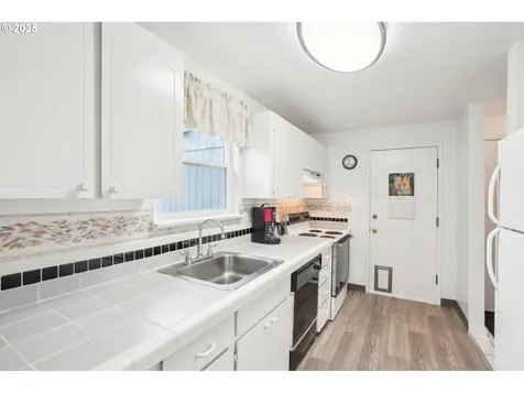 1203 SE 144th Avenue Portland OR 97233