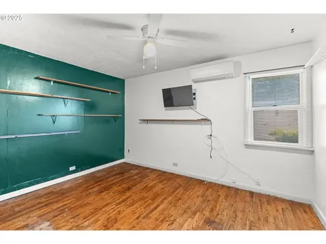 1495 N Hemlock Street Coquille OR 97423