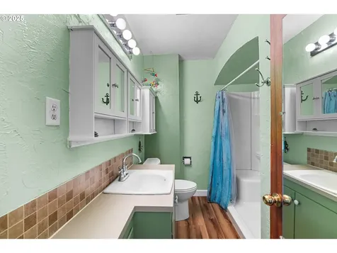 1495 N Hemlock Street Coquille OR 97423