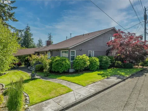 1495 N Hemlock Street Coquille OR 97423