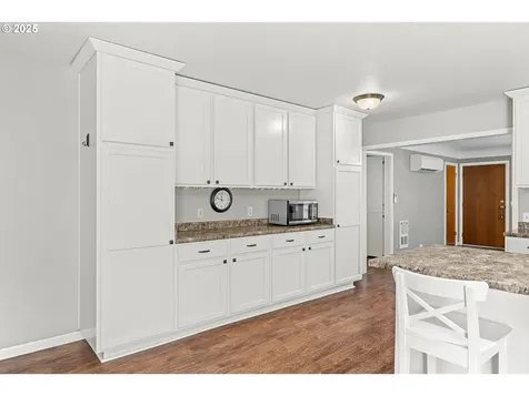 1495 N Hemlock Street Coquille OR 97423