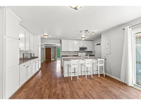 1495 N Hemlock Street Coquille OR 97423