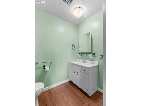 1495 N Hemlock Street Coquille OR 97423