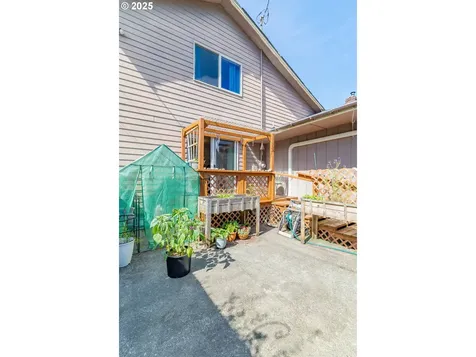 1495 N Hemlock Street Coquille OR 97423