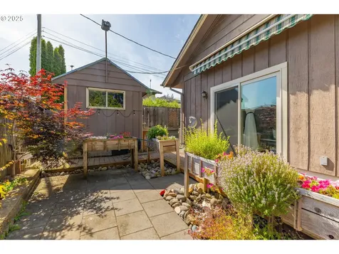 1495 N Hemlock Street Coquille OR 97423