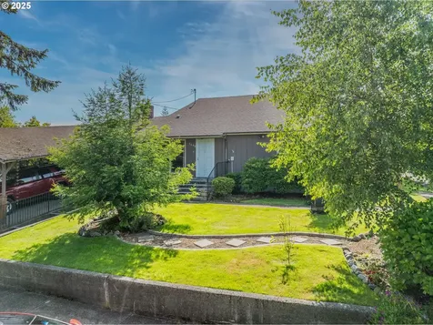 1495 N Hemlock Street Coquille OR 97423