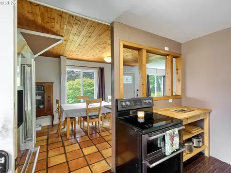4887 S Elliott Prairie Road Woodburn OR 97071