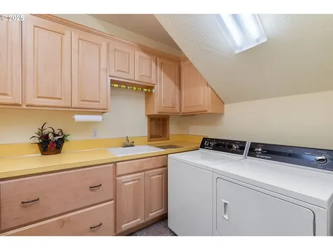 78308 Meadow Park Drive Cottage Grove OR 97424