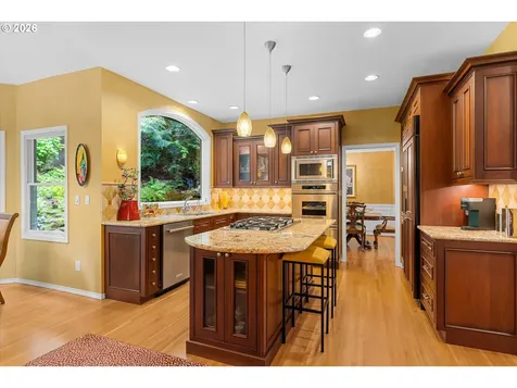 752 SW Regency Terrace Portland OR 97225