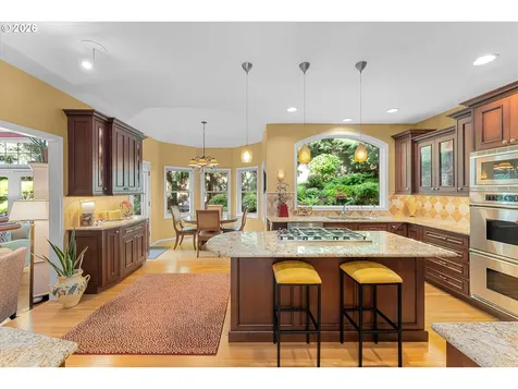 752 SW Regency Terrace Portland OR 97225