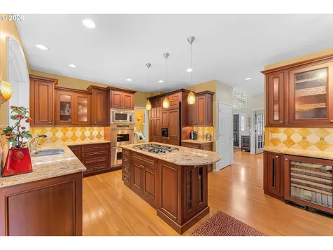 752 SW Regency Terrace Portland OR 97225