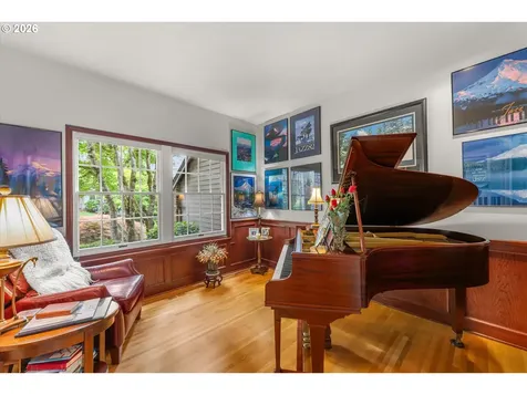 752 SW Regency Terrace Portland OR 97225