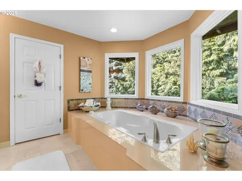 752 SW Regency Terrace Portland OR 97225