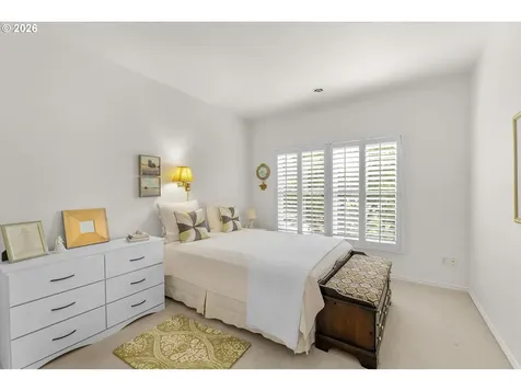752 SW Regency Terrace Portland OR 97225