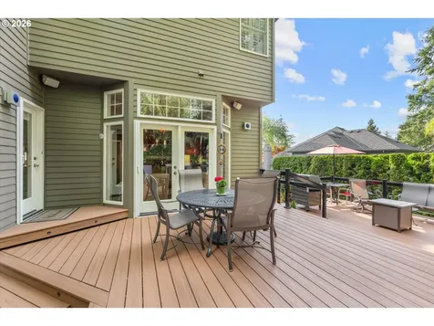 752 SW Regency Terrace Portland OR 97225