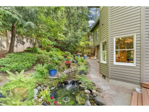 752 SW Regency Terrace Portland OR 97225