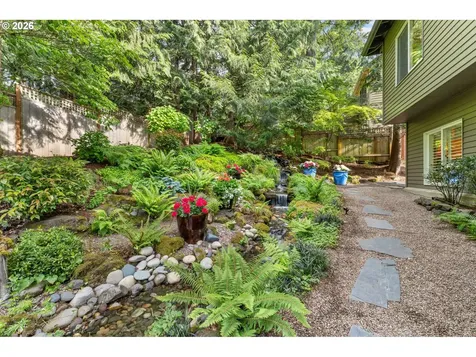 752 SW Regency Terrace Portland OR 97225