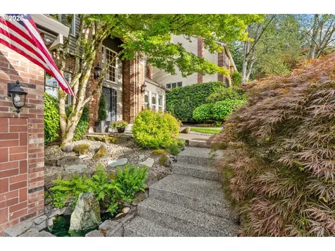 752 SW Regency Terrace Portland OR 97225