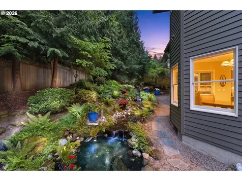 752 SW Regency Terrace Portland OR 97225