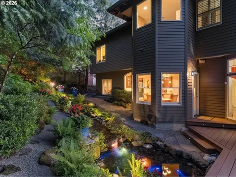 752 SW Regency Terrace Portland OR 97225