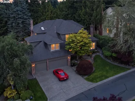 752 SW Regency Terrace Portland OR 97225