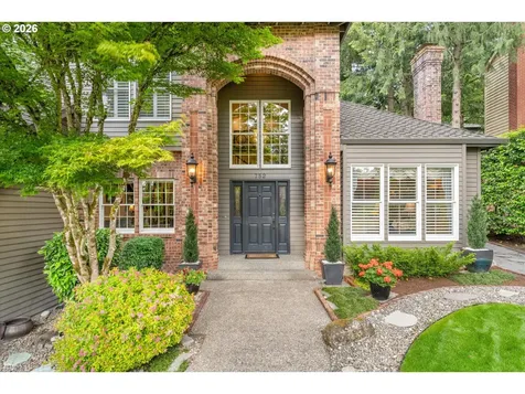 752 SW Regency Terrace Portland OR 97225