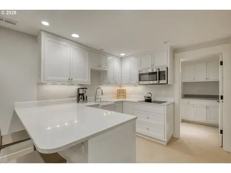 2666 SW Brae Mar Court Portland OR 97201