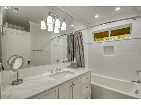 2666 SW Brae Mar Court Portland OR 97201