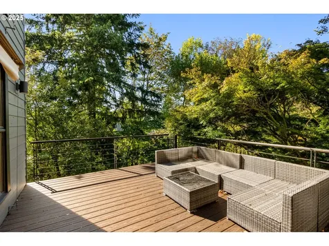 444 NW Hermosa Boulevard Portland OR 97210