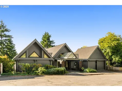 444 NW Hermosa Boulevard Portland OR 97210