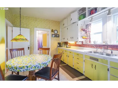 15682 Highway 395 Lakeview OR 97630