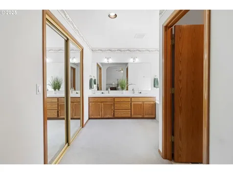 8346 SE 141st Avenue Portland OR 97236