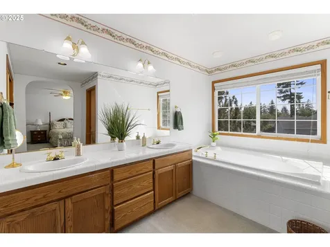 8346 SE 141st Avenue Portland OR 97236