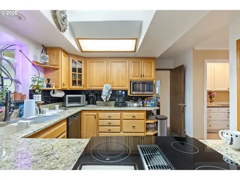 674 Youngs Lane Roseburg OR 97471
