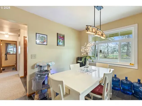 674 Youngs Lane Roseburg OR 97471
