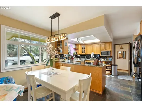674 Youngs Lane Roseburg OR 97471