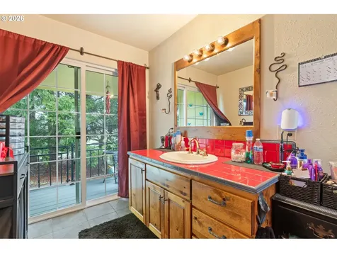 674 Youngs Lane Roseburg OR 97471