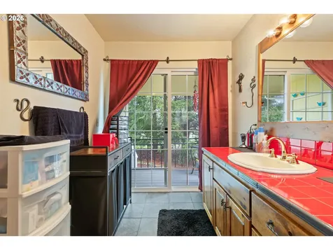 674 Youngs Lane Roseburg OR 97471