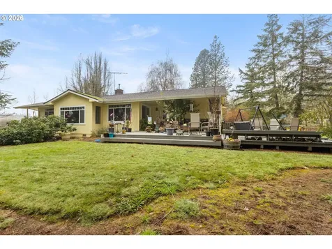 674 Youngs Lane Roseburg OR 97471
