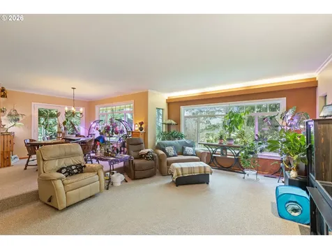 674 Youngs Lane Roseburg OR 97471