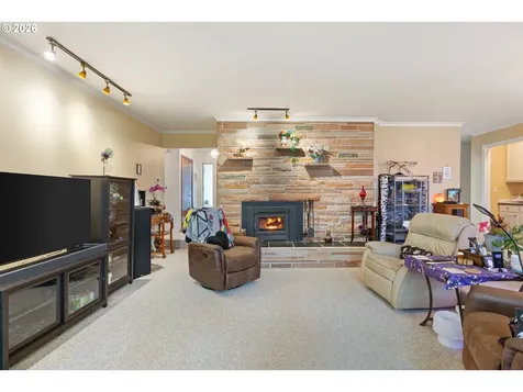674 Youngs Lane Roseburg OR 97471