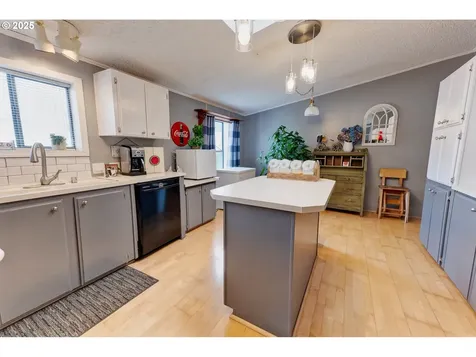 18485 SW Pacific Drive Tualatin OR 97062