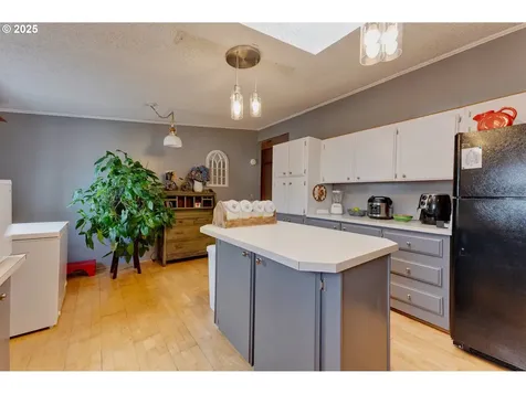 18485 SW Pacific Drive Tualatin OR 97062