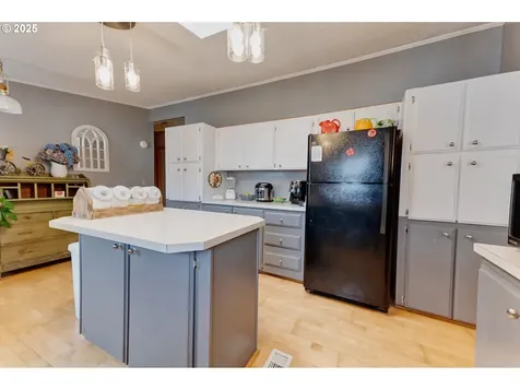 18485 SW Pacific Drive Tualatin OR 97062