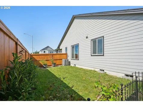 812 NE Trillium Drive Estacada OR 97023